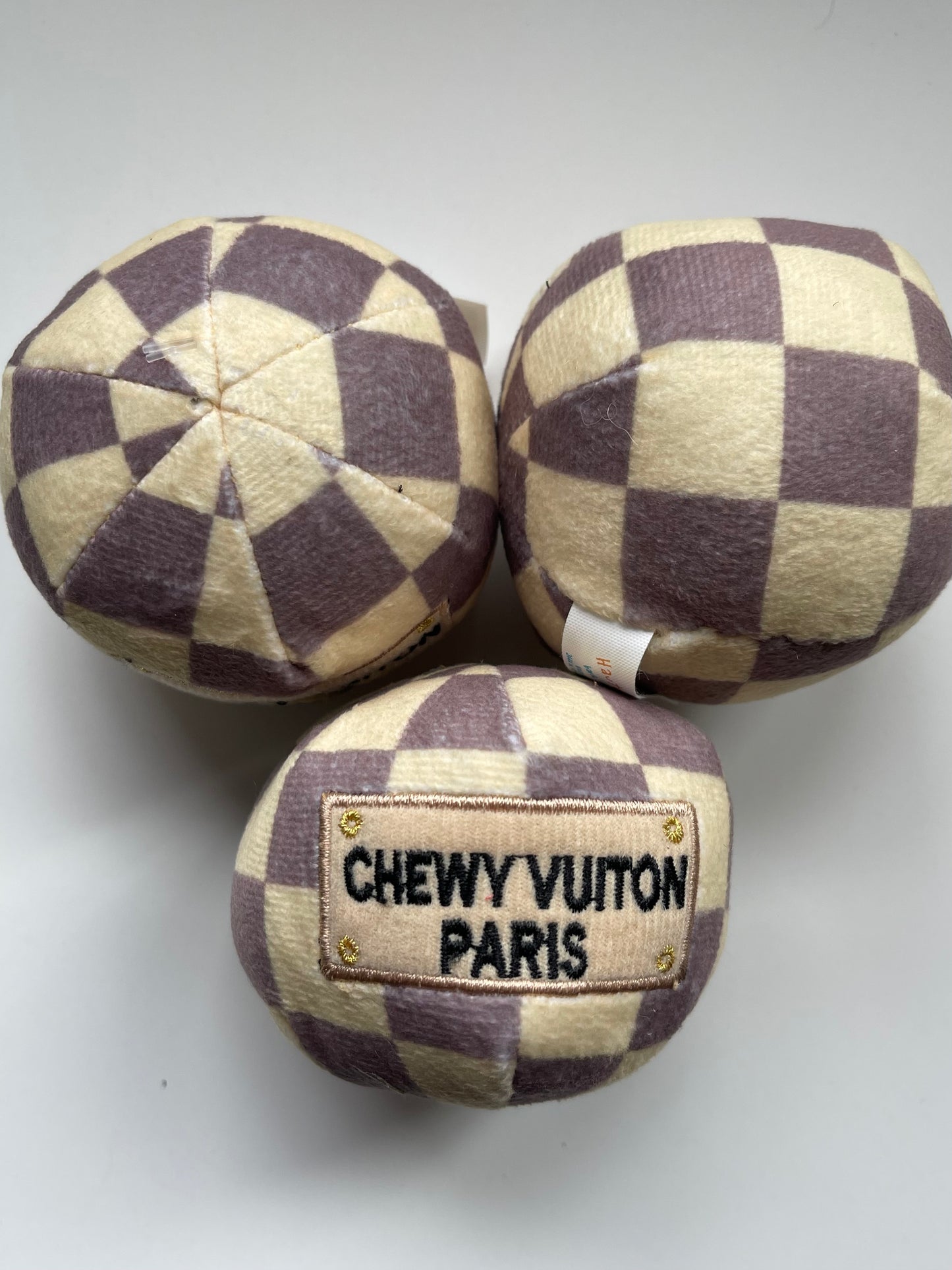 Chewy Vuiton Paris small or large ball